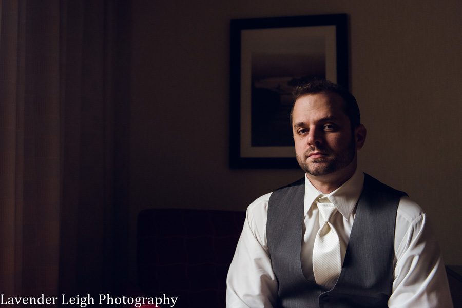 <alt> pittsburgh airport marriot wedding by lavender leigh photography</alt>