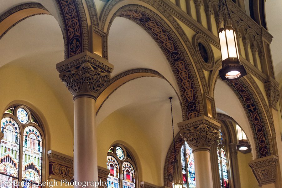 <alt> pittsburgh airport marriot wedding by lavender leigh photography</alt>