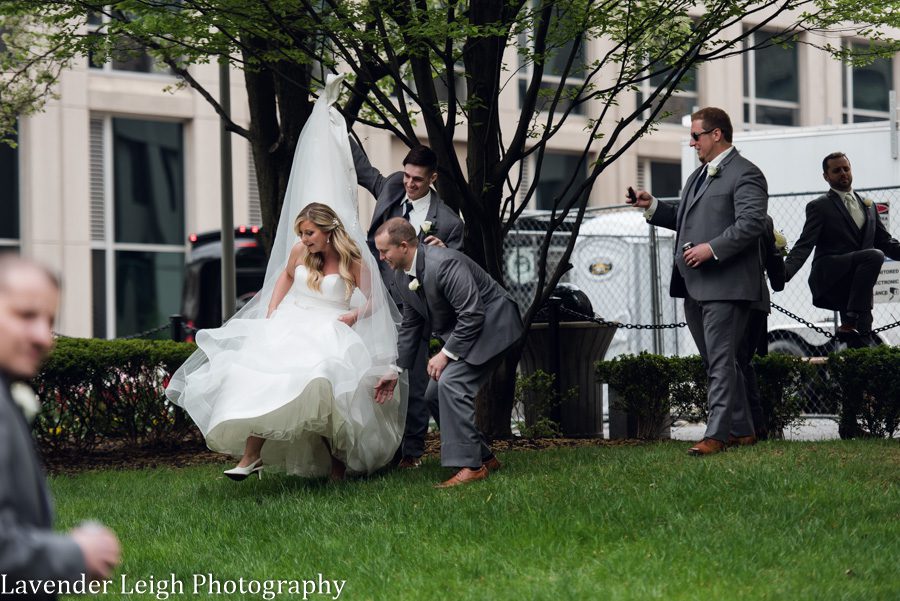 <alt> pittsburgh airport marriot wedding by lavender leigh photography</alt>