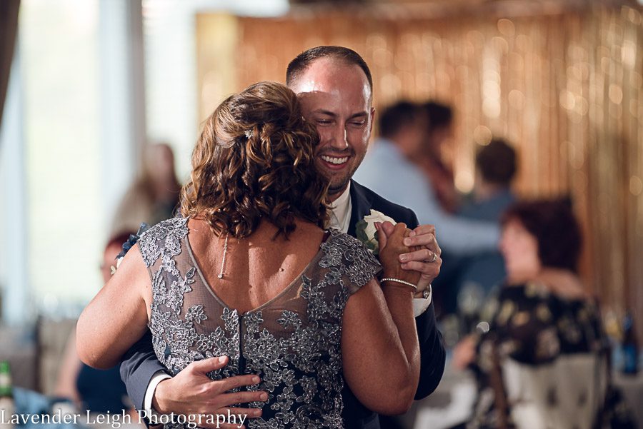 <alt>Southpointe Golf Club Wedding in Pittsburgh Pennsylvania, by Lavender Leigh Photography</alt>