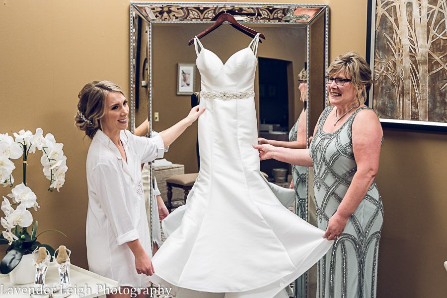 <alt>Southpointe Golf Club Wedding in Pittsburgh Pennsylvania, by Lavender Leigh Photography</alt>