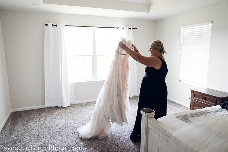 <alt>Pittsburgh Pennsylvania wedding and boudoir photographer, Lavender Leigh Photography, reception pictures at the Richland Barn</alt>