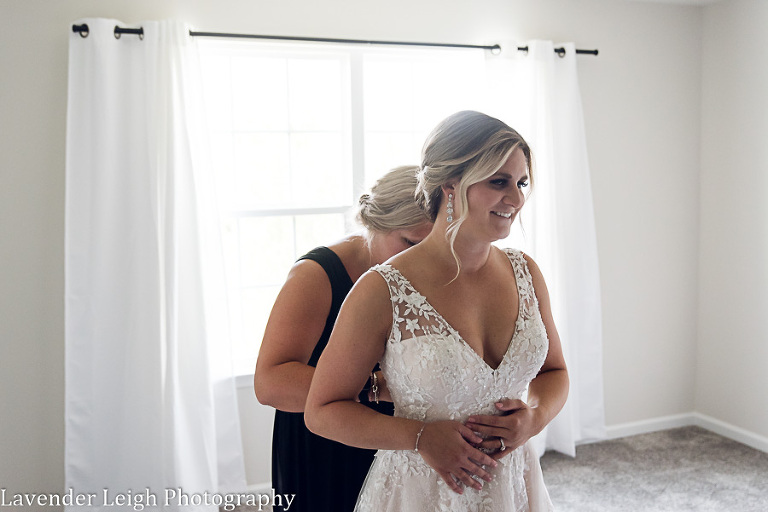 <alt>Pittsburgh Pennsylvania wedding and boudoir photographer, Lavender Leigh Photography, reception pictures at the Richland Barn</alt>