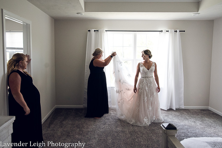 <alt>Pittsburgh Pennsylvania wedding and boudoir photographer, Lavender Leigh Photography, reception pictures at the Richland Barn</alt>