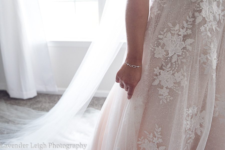 <alt>Pittsburgh Pennsylvania wedding and boudoir photographer, Lavender Leigh Photography, reception pictures at the Richland Barn</alt>