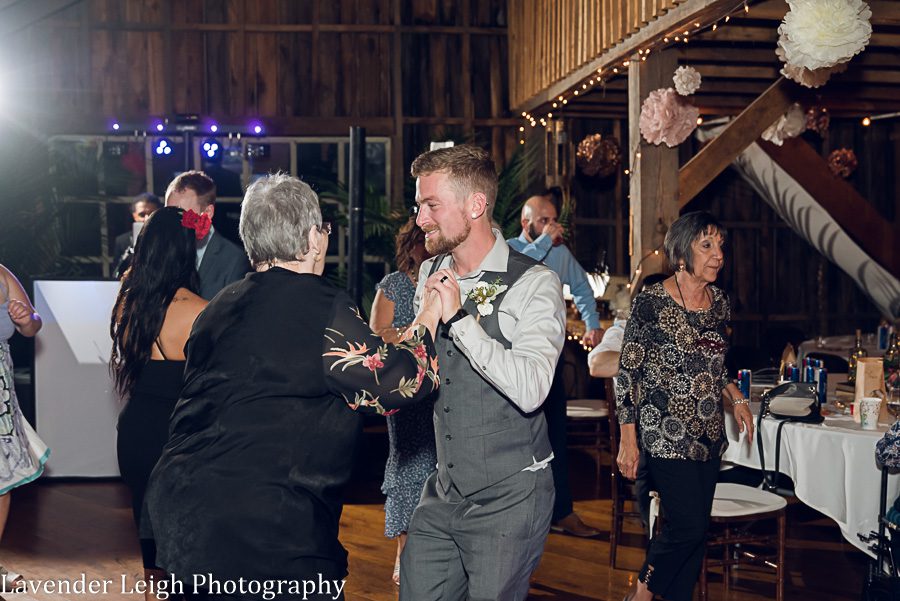 <alt>Five Pines Barn Wedding Photographer Pittsburgh Irwin Pennsylvania</alt>