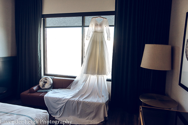 <alt>pittsburgh wedding photographer lavender leigh photography at the pittsburgh field club</alt>