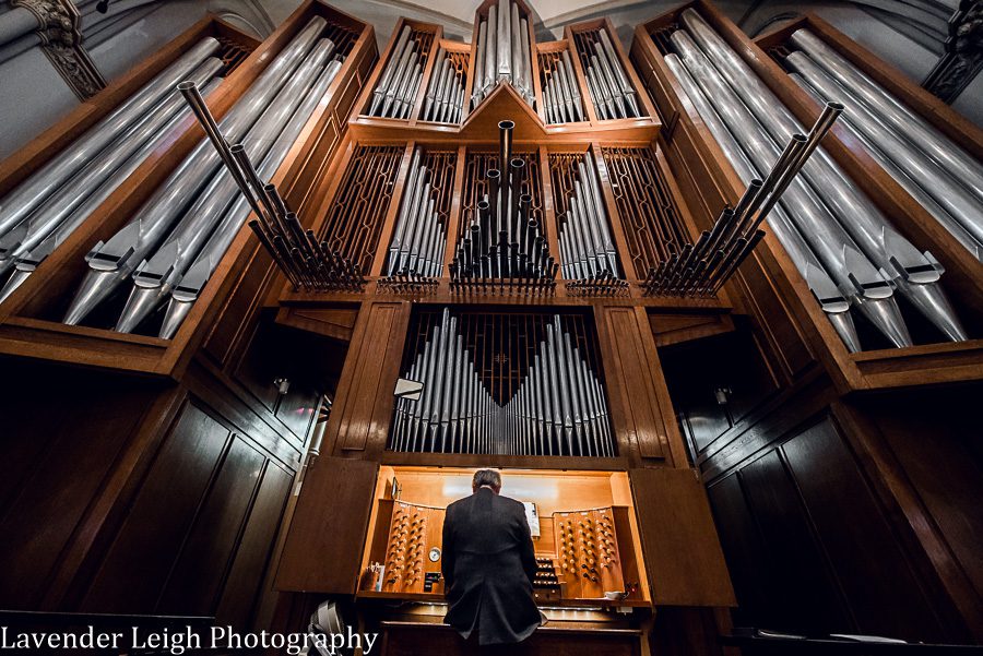 <alt>pittsburgh wedding photographer lavender leigh photography at the pittsburgh field club</alt>