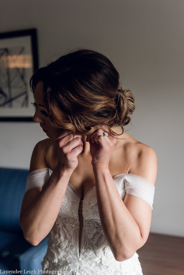 <alt>A wedding at The Club at Blackthorne in Jeannette, Pennsylvania photographed by Lavender Leigh Photography</alt>