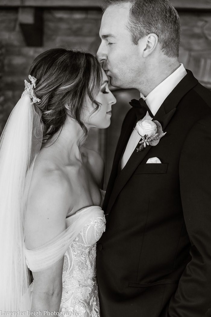 <alt>A wedding at The Club at Blackthorne in Jeannette, Pennsylvania photographed by Lavender Leigh Photography</alt>