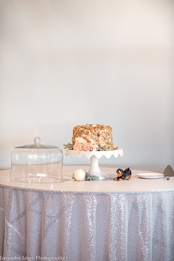 <alt>Wedding aCake at The Club at Blackthorne</alt>