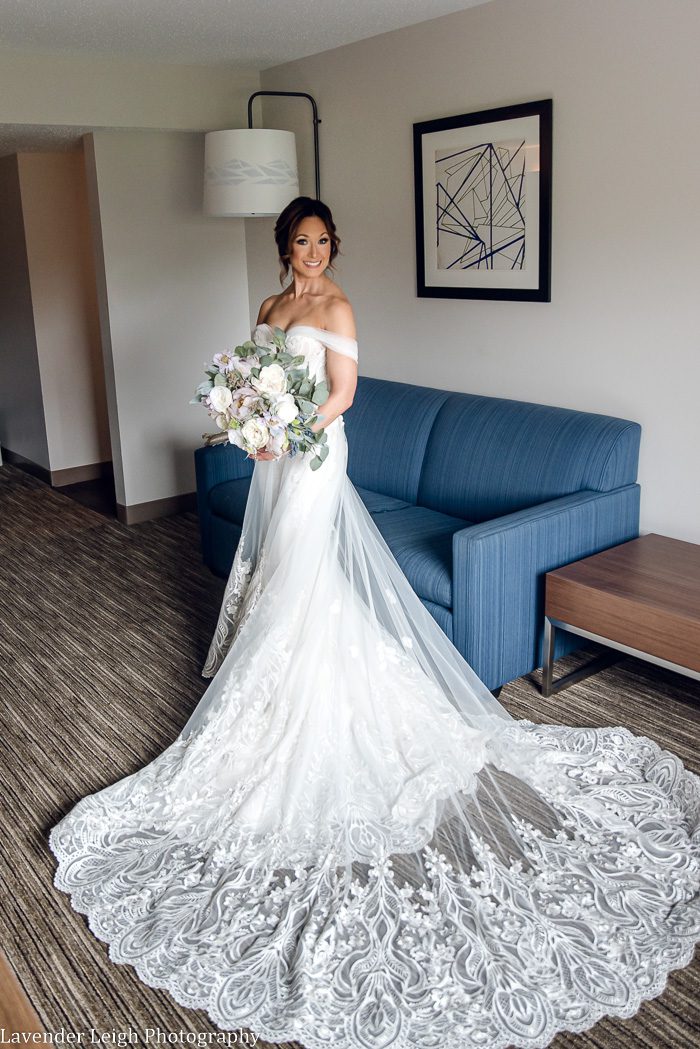 <alt>A wedding at The Club at Blackthorne in Jeannette, Pennsylvania photographed by Lavender Leigh Photography</alt>
