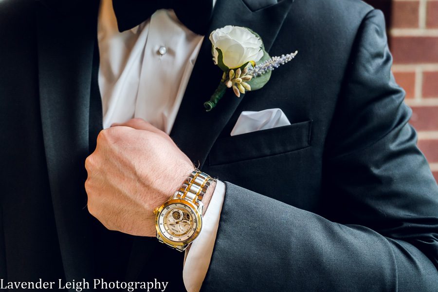<alt>A wedding at The Club at Blackthorne in Jeannette, Pennsylvania photographed by Lavender Leigh Photography</alt>