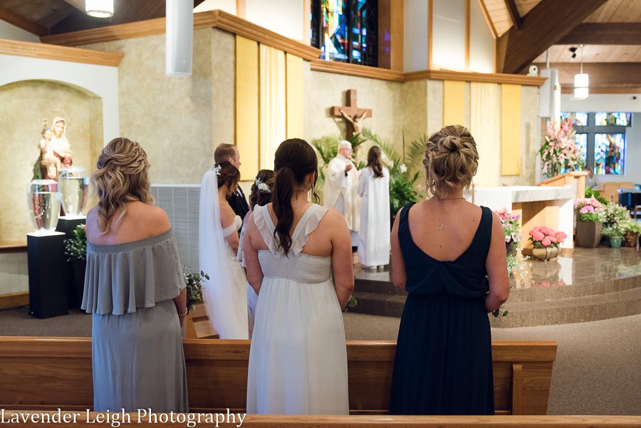 <alt>A wedding at The Club at Blackthorne in Jeannette, Pennsylvania photographed by Lavender Leigh Photography</alt>