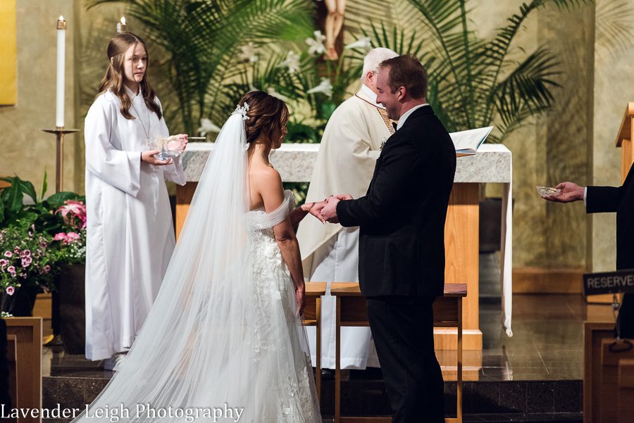 <alt>A wedding at The Club at Blackthorne in Jeannette, Pennsylvania photographed by Lavender Leigh Photography</alt>