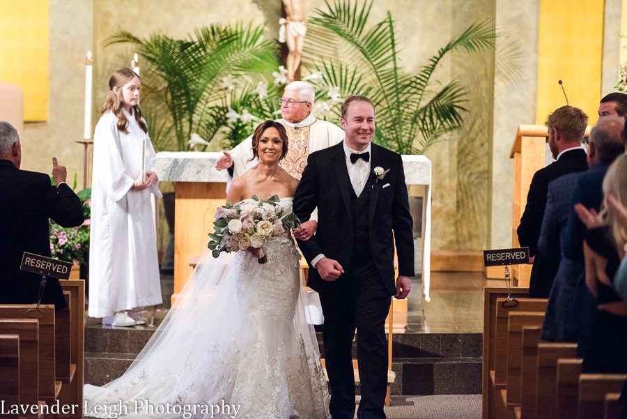 <alt>A wedding at The Club at Blackthorne in Jeannette, Pennsylvania photographed by Lavender Leigh Photography</alt>