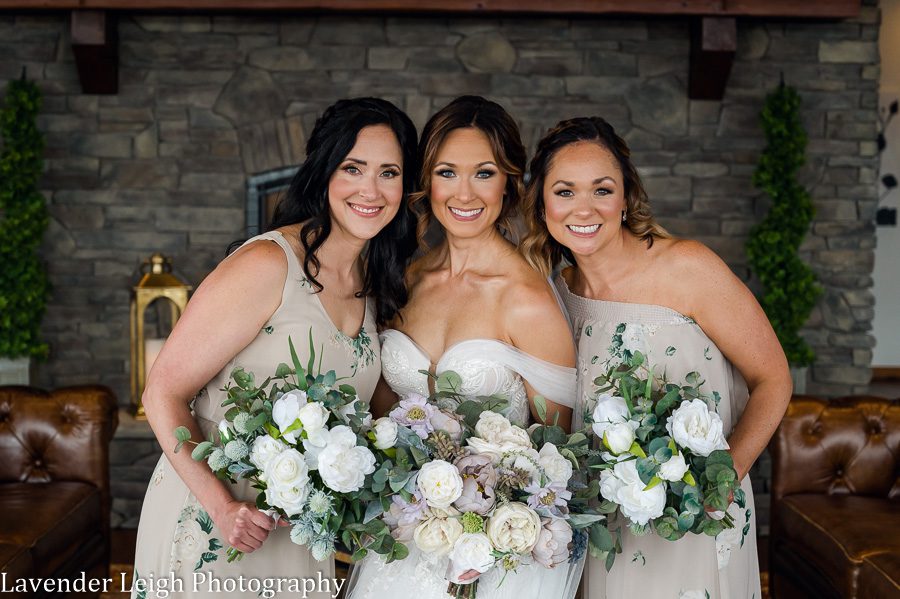 <alt>A wedding at The Club at Blackthorne in Jeannette, Pennsylvania photographed by Lavender Leigh Photography</alt>