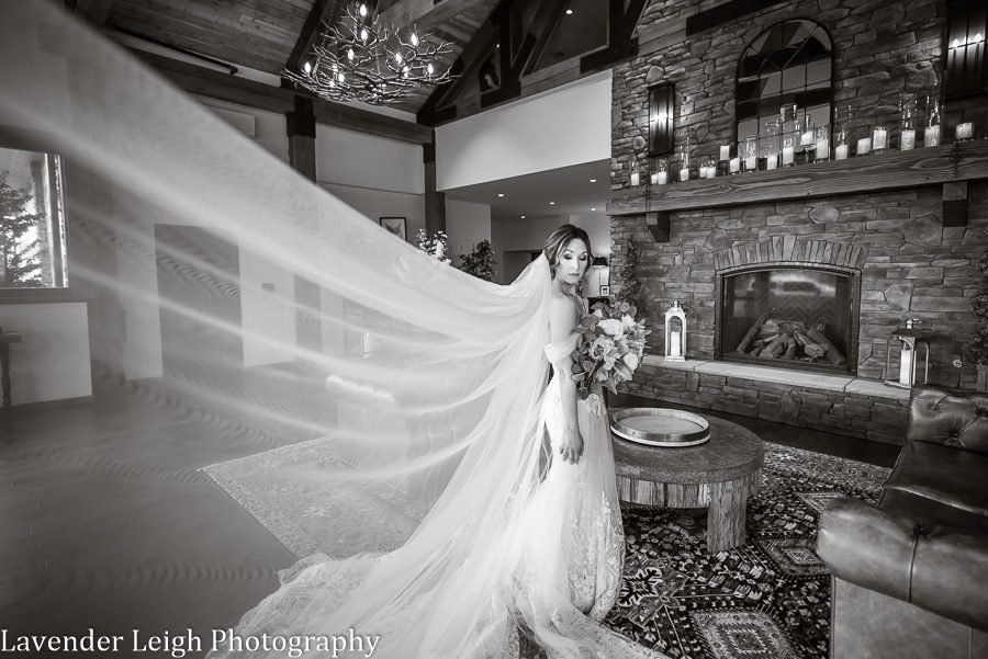 <alt>A wedding at The Club at Blackthorne in Jeannette, Pennsylvania photographed by Lavender Leigh Photography</alt>