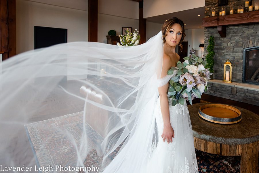 <alt>A wedding at The Club at Blackthorne in Jeannette, Pennsylvania photographed by Lavender Leigh Photography</alt>