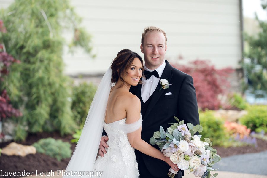 <alt>A wedding at The Club at Blackthorne in Jeannette, Pennsylvania photographed by Lavender Leigh Photography</alt>