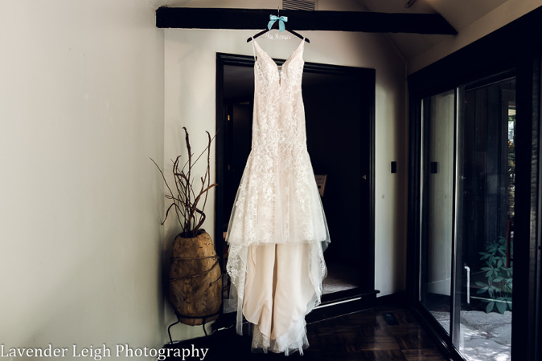 <alt>pittsburgh wedding photographer Lavender Leigh Photography at the Hyeholde Restaurant</alt>