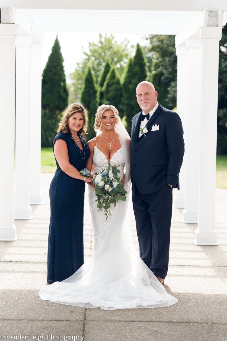 <alt>autumn wedding at the Chartier's Room in Bridgeville, Pennsylvania</alt>