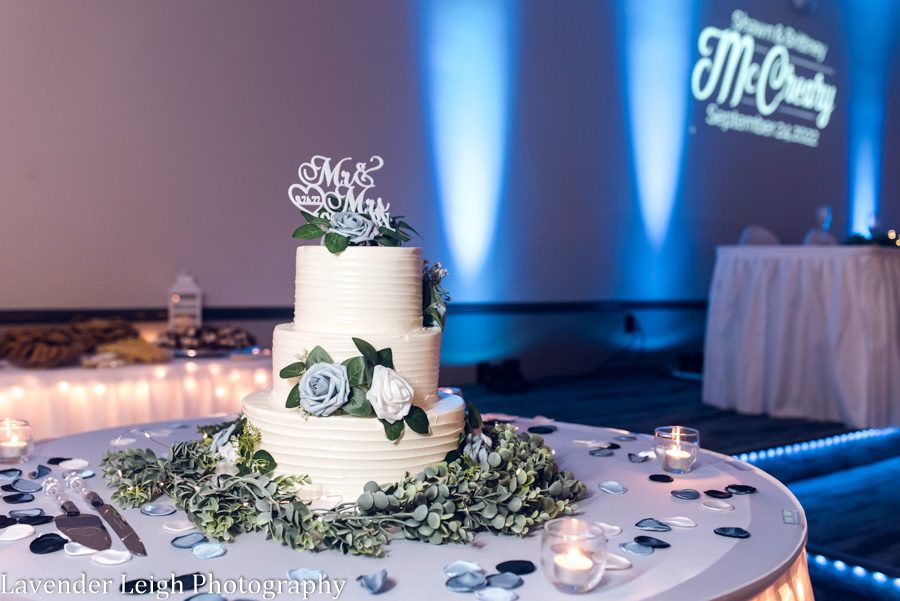 <alt>autumn wedding at the Chartier's Room in Bridgeville, Pennsylvania</alt>