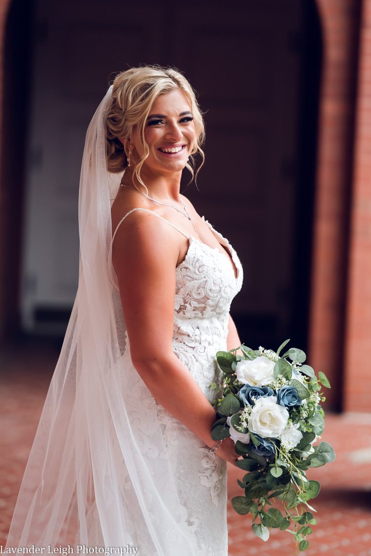 <alt>autumn wedding at the Chartier's Room in Bridgeville, Pennsylvania</alt>