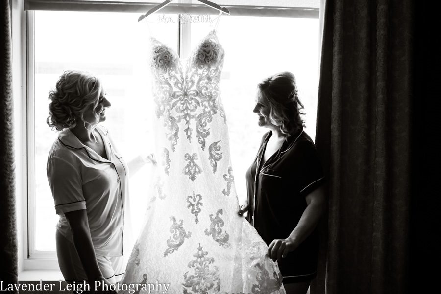 <alt>autumn wedding at the Chartier's Room in Bridgeville, Pennsylvania</alt>