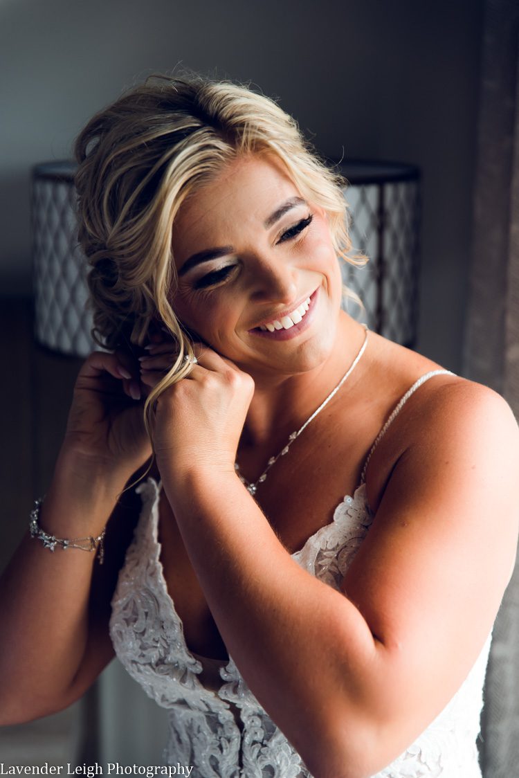 <alt>autumn wedding at the Chartier's Room in Bridgeville, Pennsylvania</alt>