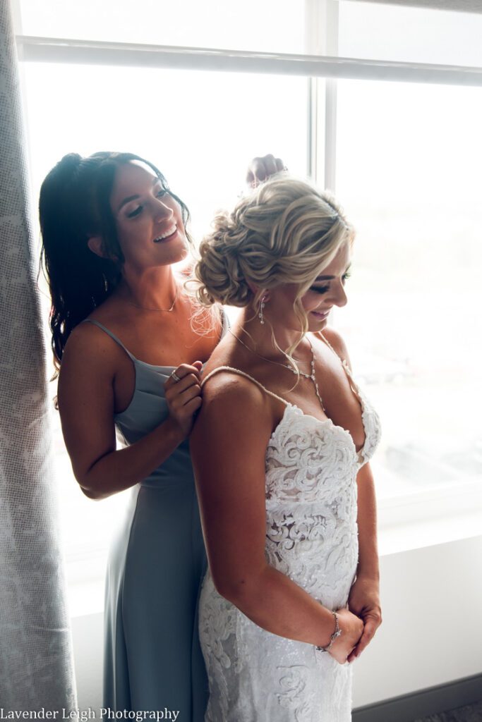 <alt>autumn wedding at the Chartier's Room in Bridgeville, Pennsylvania</alt>