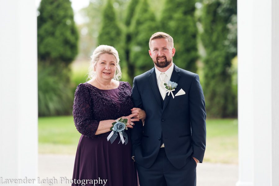 <alt>autumn wedding at the Chartier's Room in Bridgeville, Pennsylvania</alt>