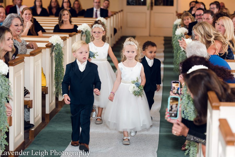 <alt>autumn wedding at the Chartier's Room in Bridgeville, Pennsylvania</alt>