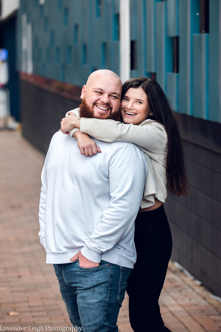 https://lavenderleigh.com/wp-content/uploads/2022/11/Downtown-Pittsburgh-Engagement-Session-14.jpg