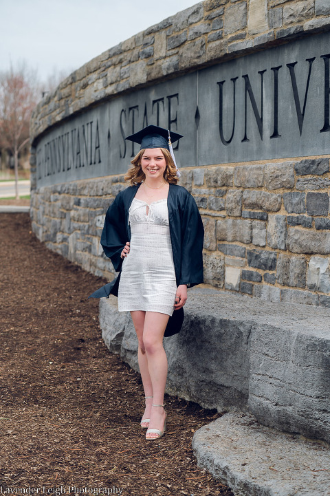 <alt>Penn State University college senior session<alt/>