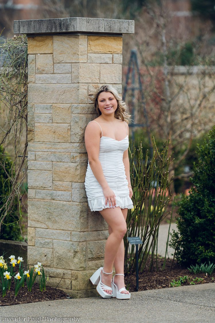 <alt>Penn State University college senior session<alt/>