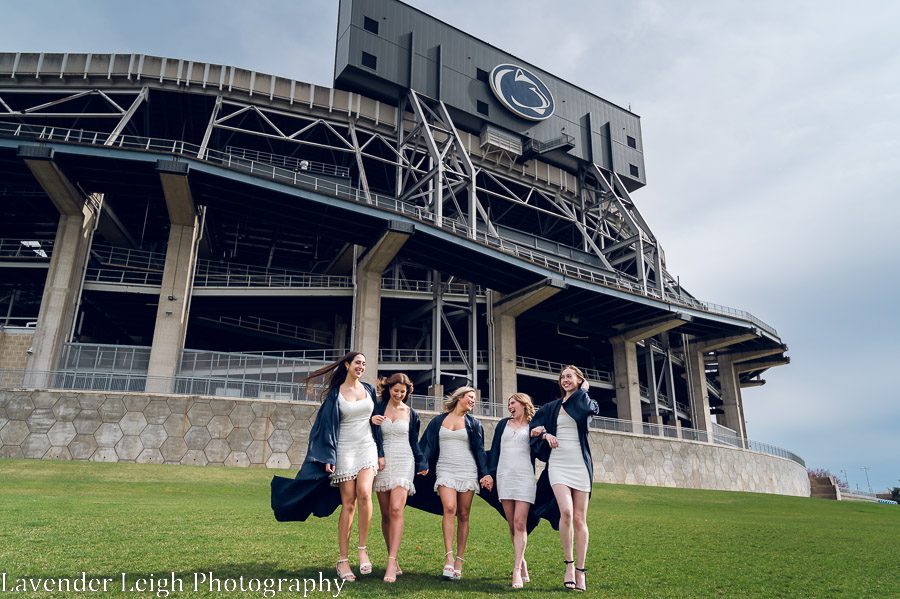 <alt>Penn State University college senior session<alt/>