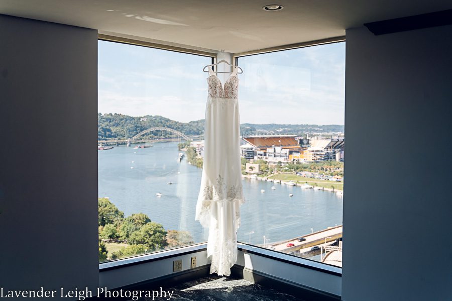 <alt>wyndham grand wedding by lavender leigh photography</alt>