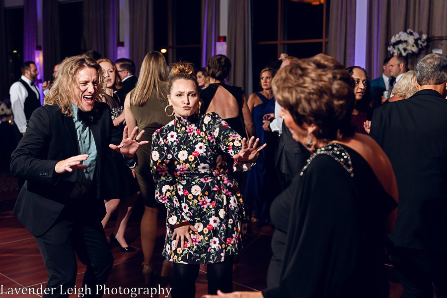 <alt>wyndham grand pittsburgh wedding by lavender leigh photography</alt>