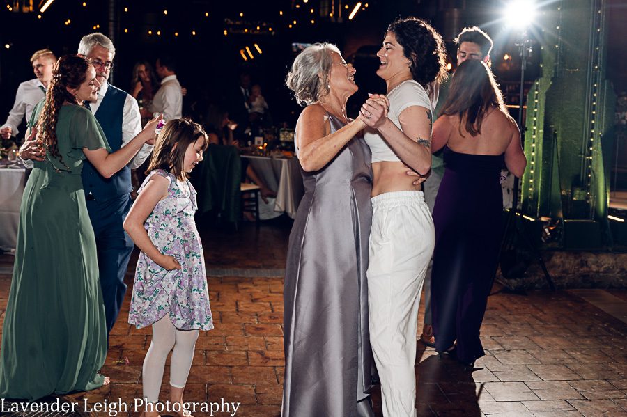 <alt>heinz history center wedding by lavender leigh photography<alt>