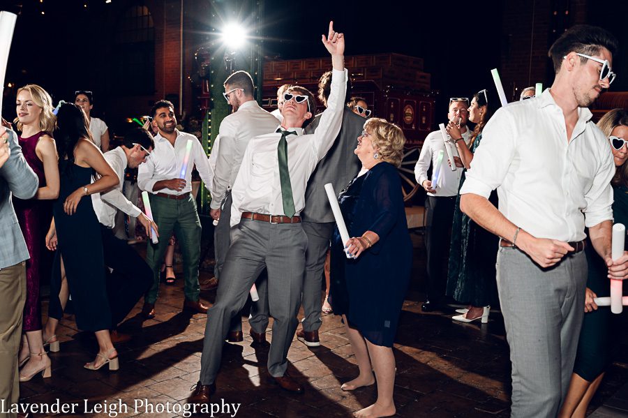 <alt>heinz history center wedding by lavender leigh photography<alt>