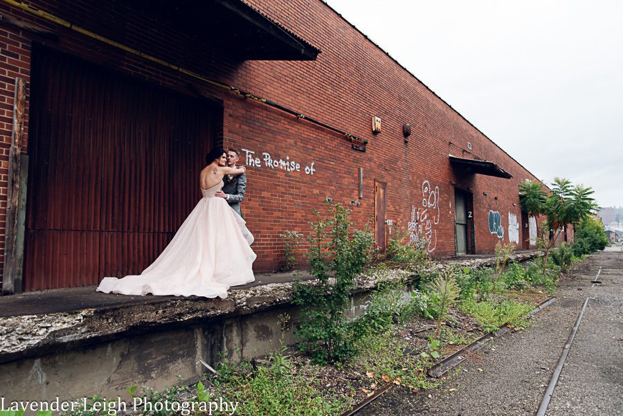 <alt>heinz history center wedding by lavender leigh photography<alt>