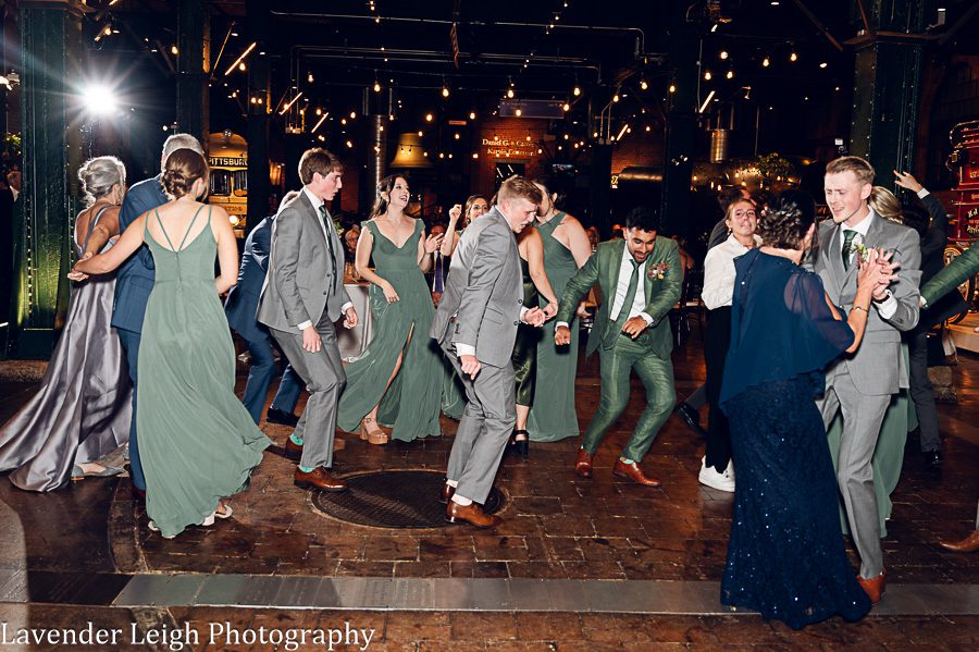 <alt>heinz history center wedding by lavender leigh photography<alt>