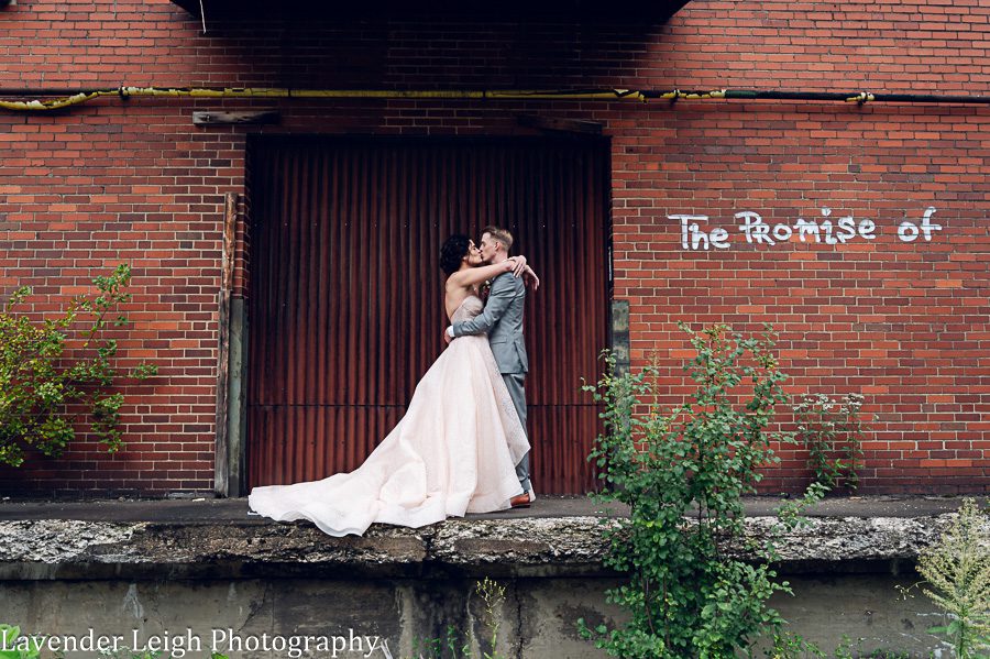 <alt>heinz history center wedding by lavender leigh photography<alt>
