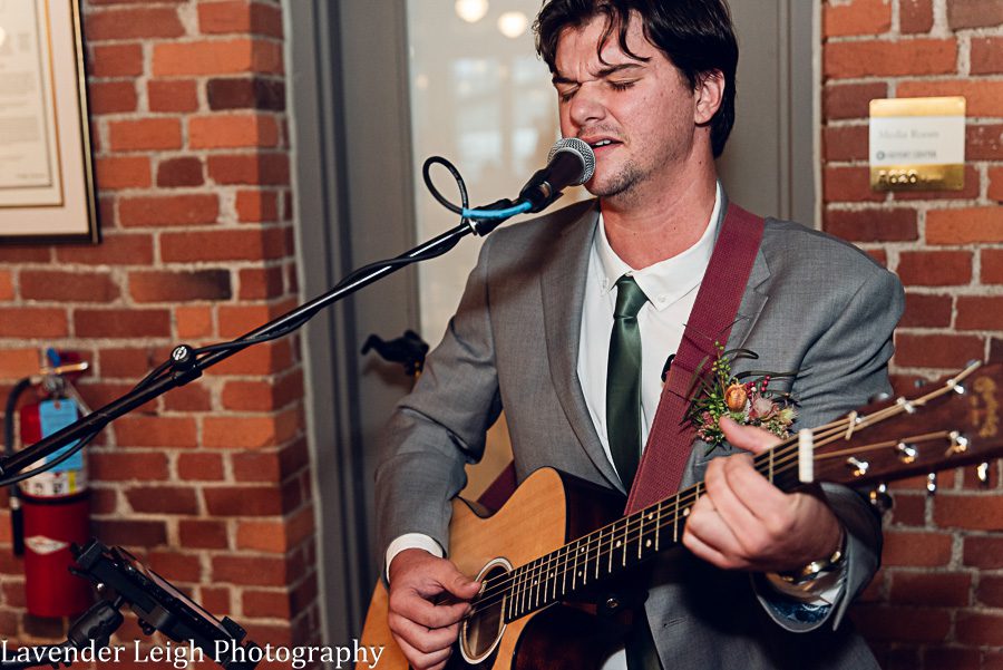 <alt>heinz history center wedding by lavender leigh photography<alt>