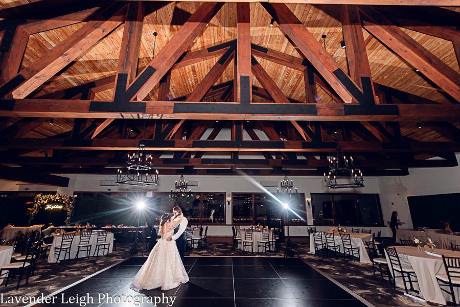 <alt>The Club at Blackthorne Wedding by Lavender Leigh Photography</alt>