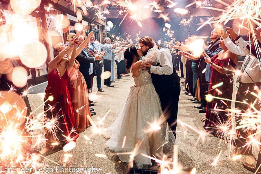 <alt>The Club at Blackthorne Wedding by Lavender Leigh Photography</alt>