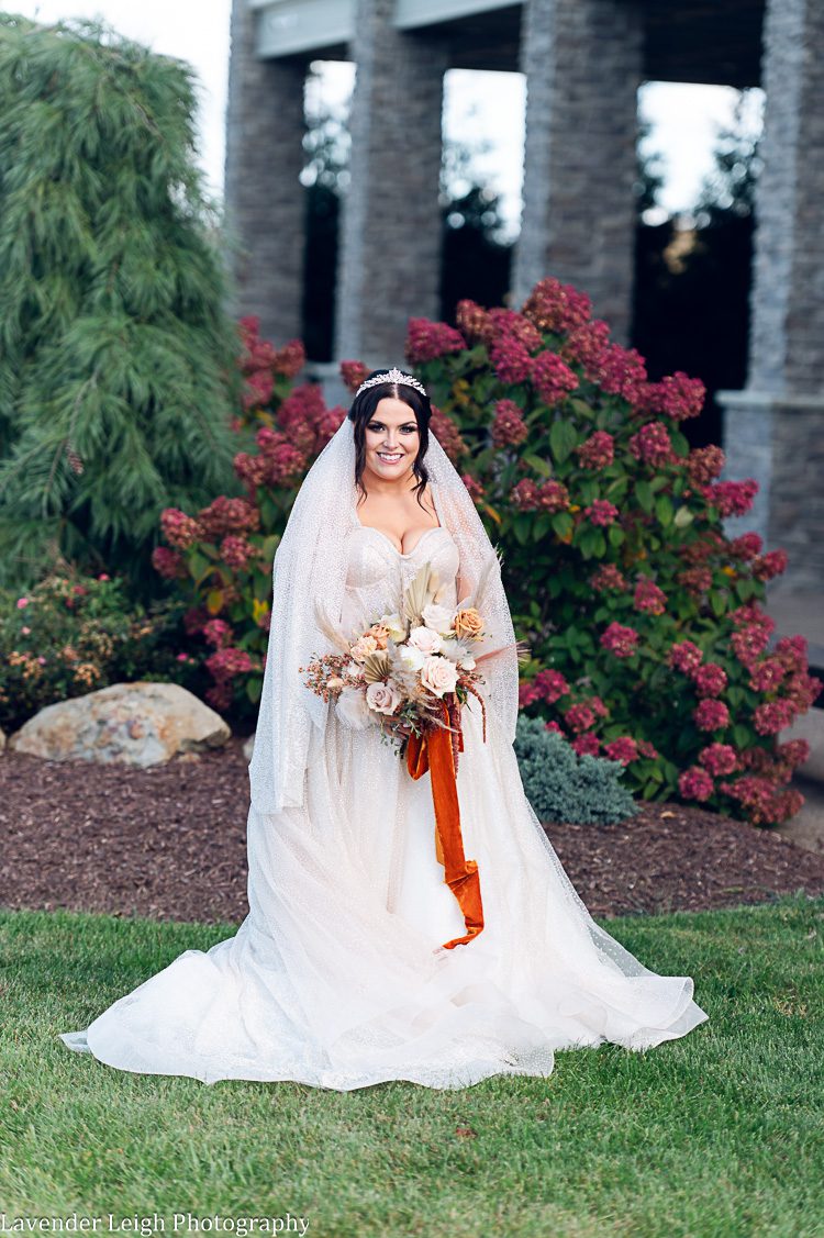 <alt>The Club at Blackthorne Wedding by Lavender Leigh Photography</alt>