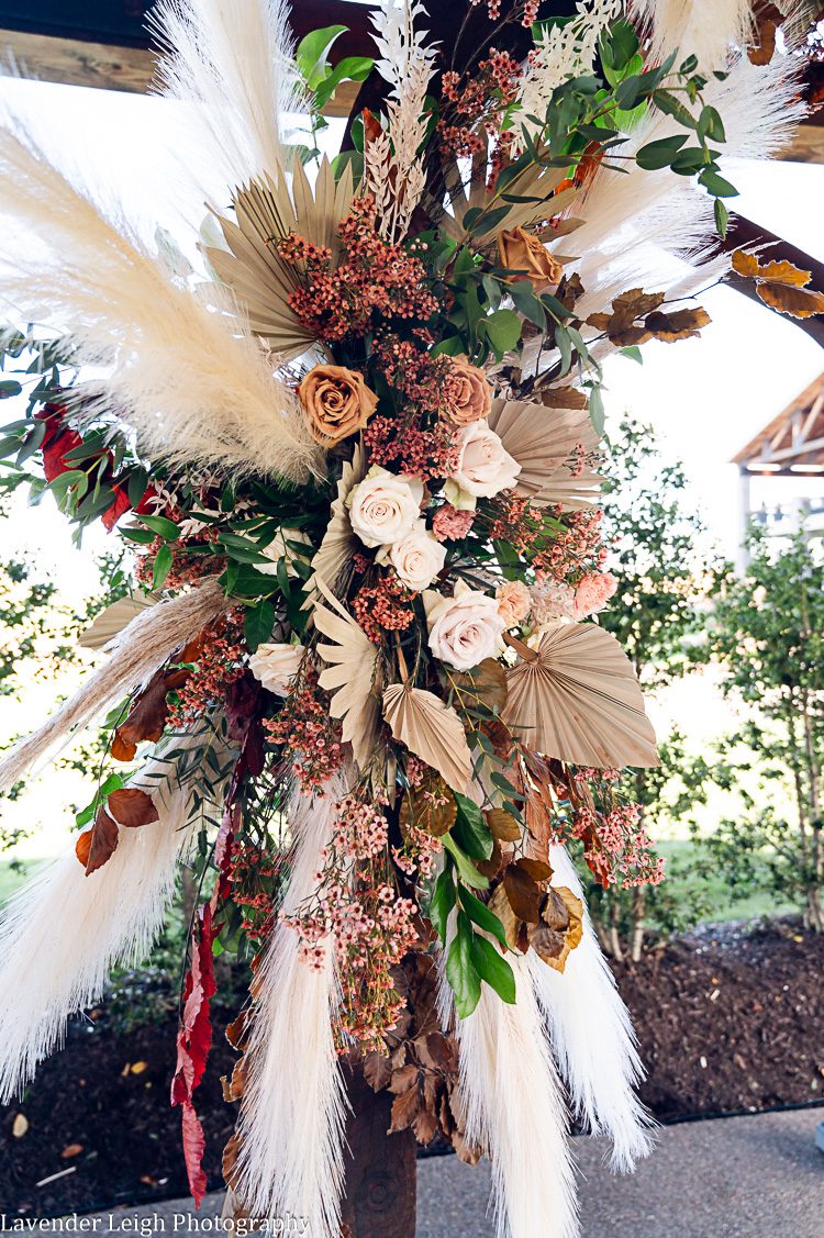 <alt>The Club at Blackthorne Wedding by Lavender Leigh Photography</alt>