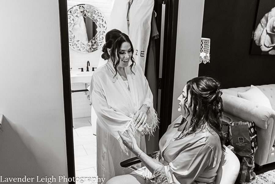 <alt>The Club at Blackthorne Wedding by Lavender Leigh Photography</alt>